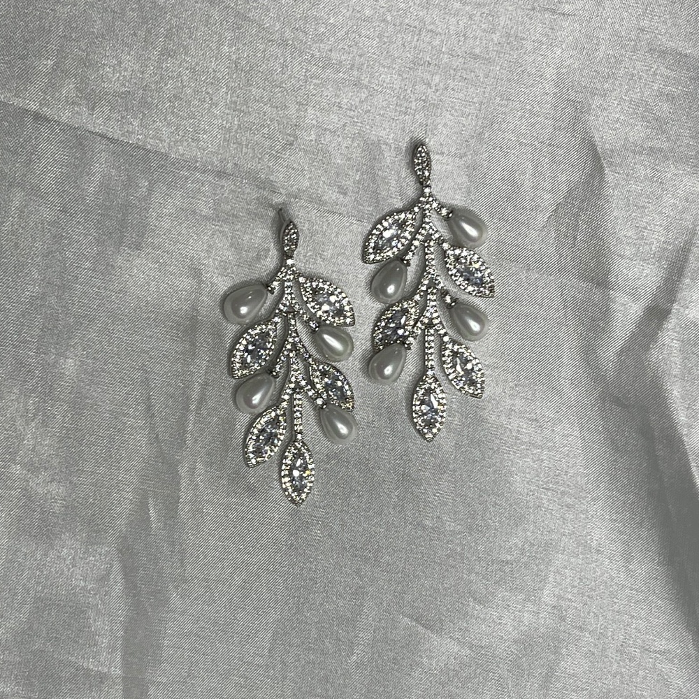 Rhinestone and pearl drop earrings